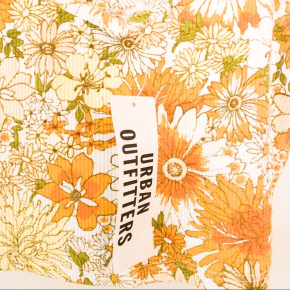 Urban Outfitters  Jewel Ruffle Cropped Tank Top Size Small - Picture 6 of 8